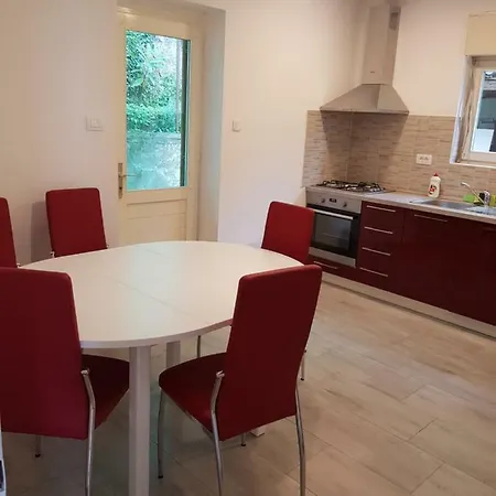 Vlado Apartment Opatija